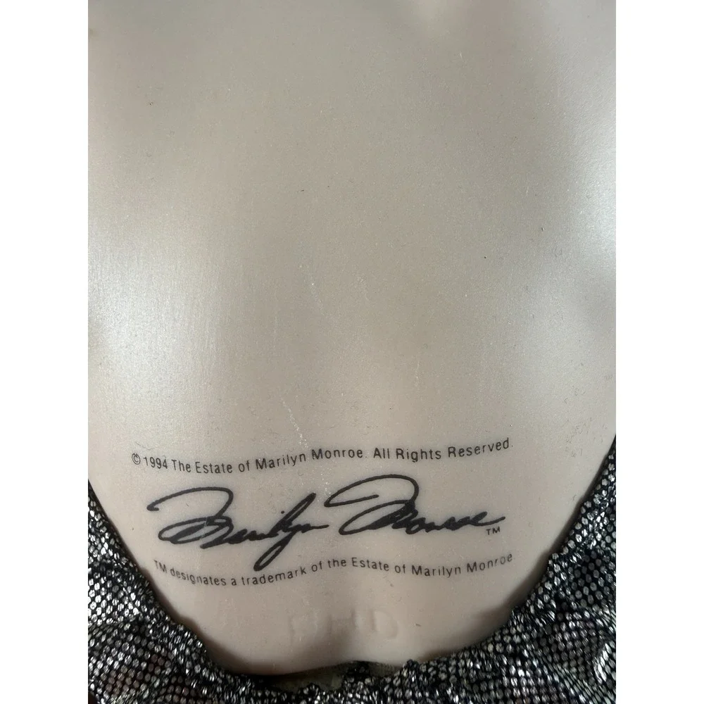 Franklin Mint "Marilyn Monroe" Porcelain Doll 19" Gentlemen Prefer Blondes" 1994 - Picture 7 of 17